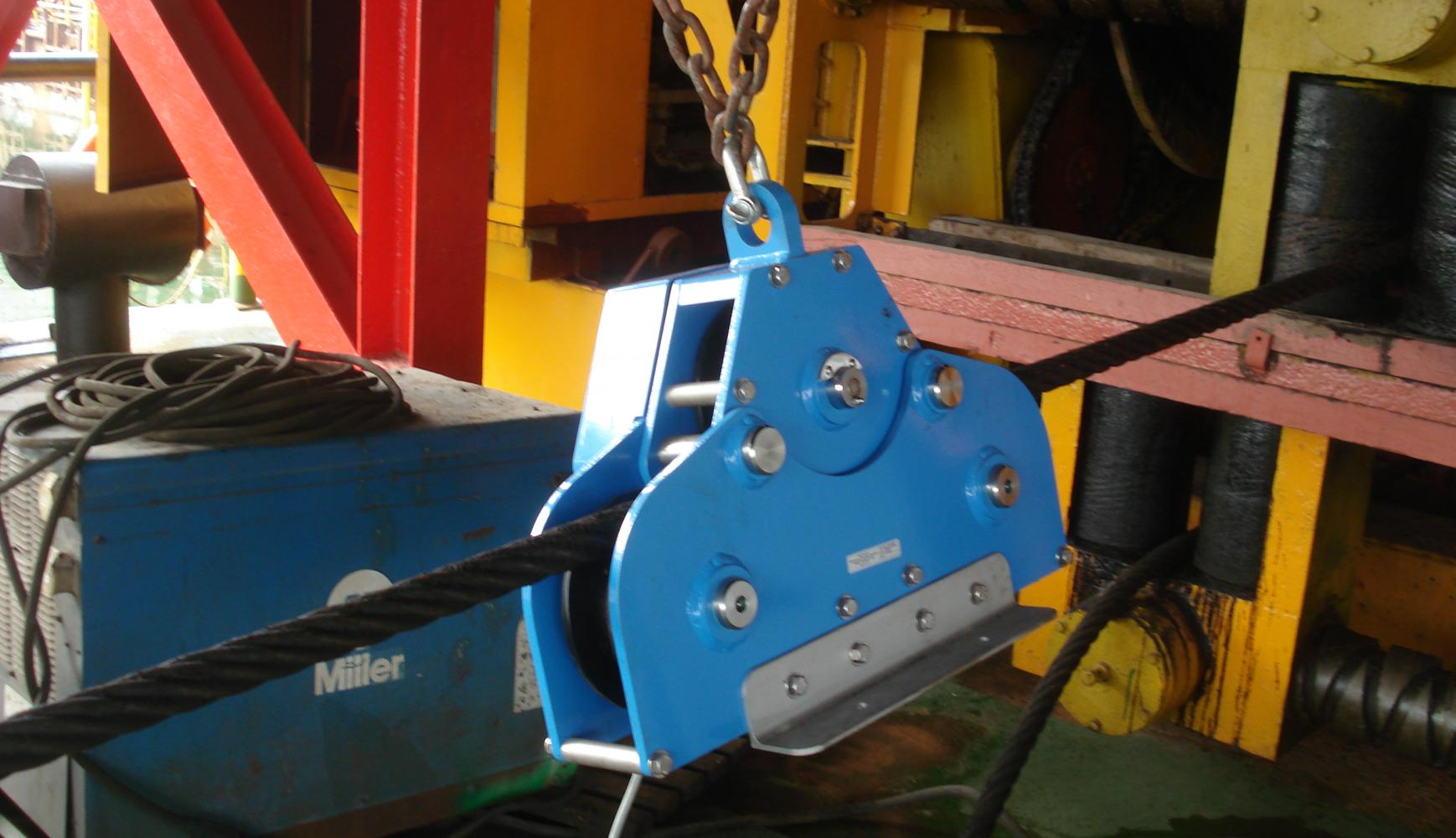 Line Rider for Pipelay Barge, instrumented tension meter, 