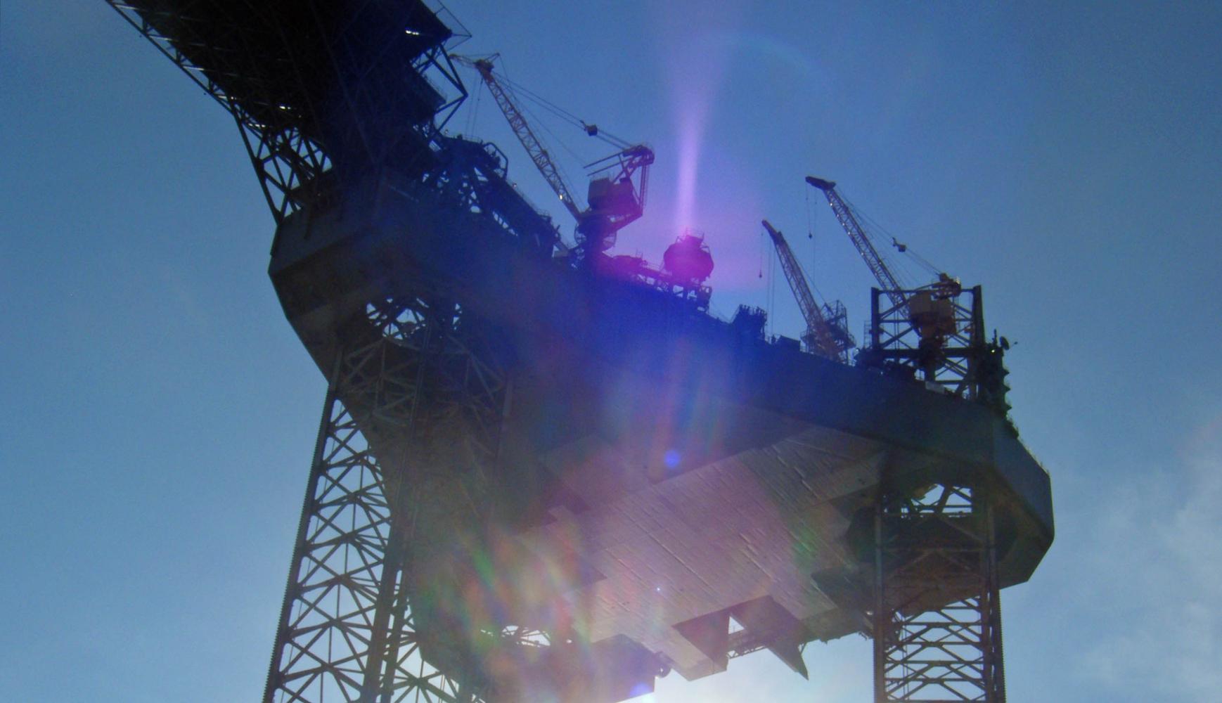 Gorilla II Rowan Jack-up at Sabine Pass Gorilla II Rowan Jack-up, mooring winches, line tension
